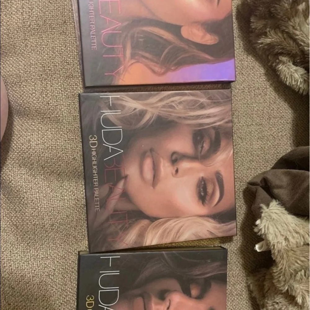 Huda bundle highlight and lip